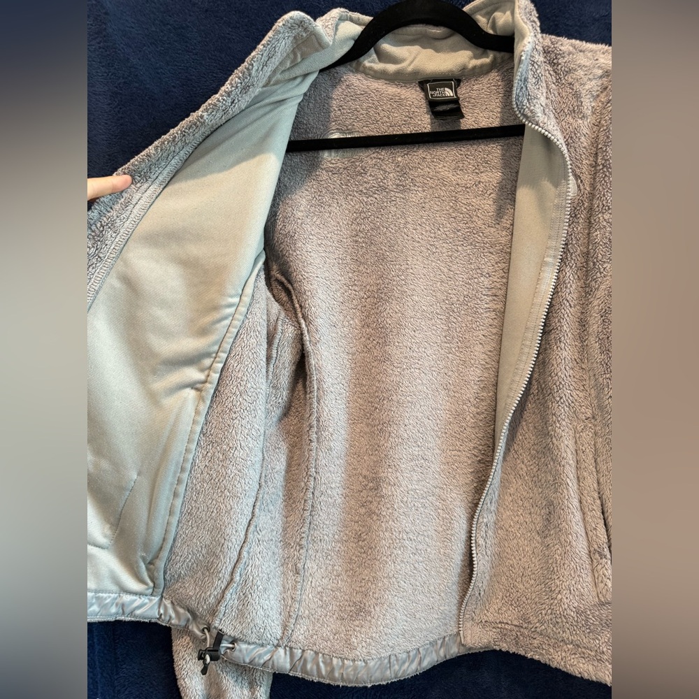 The North Face Women’s Gray Fleece Jacket - Picture 4 of 9